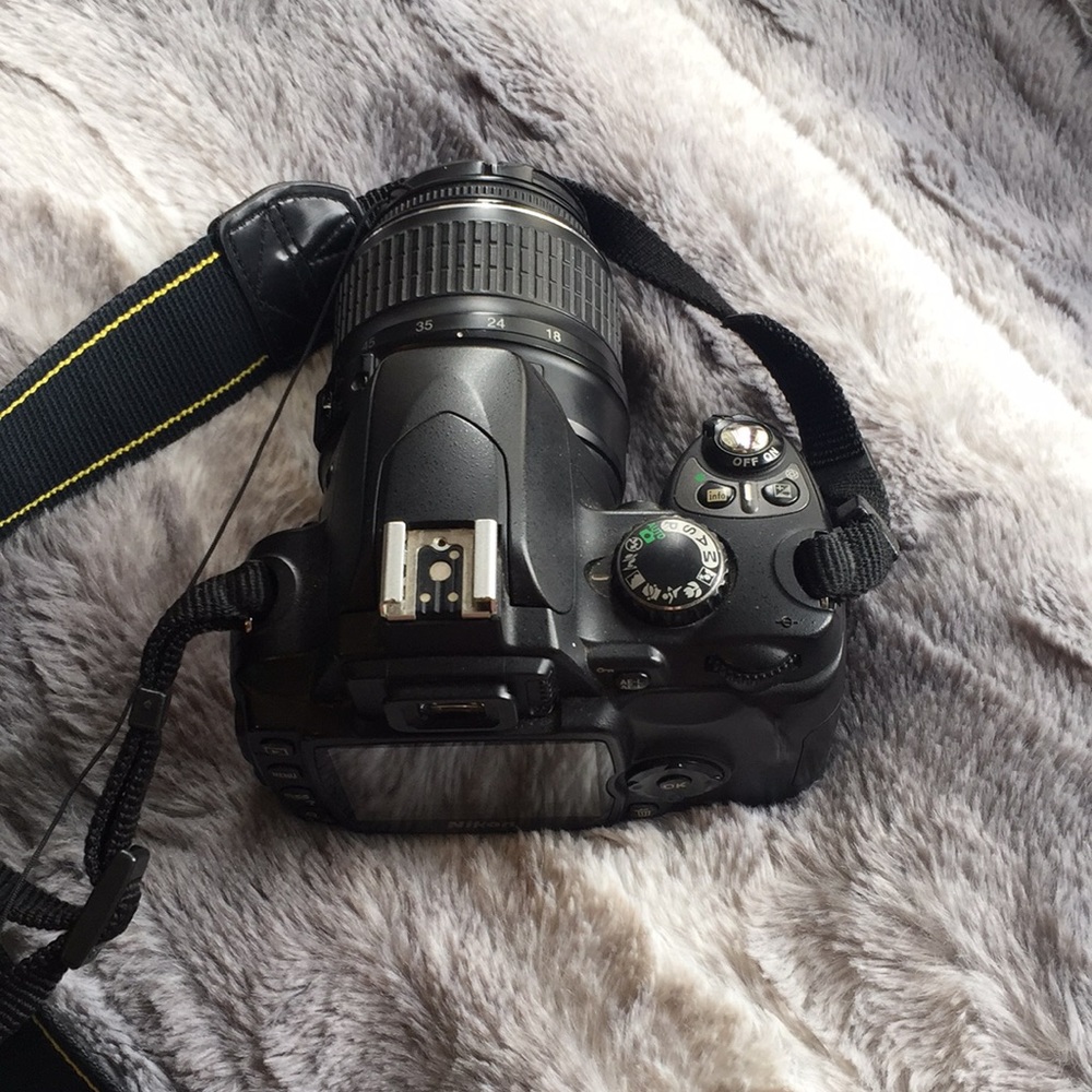 Nikon Camera - Picture 4 of 5